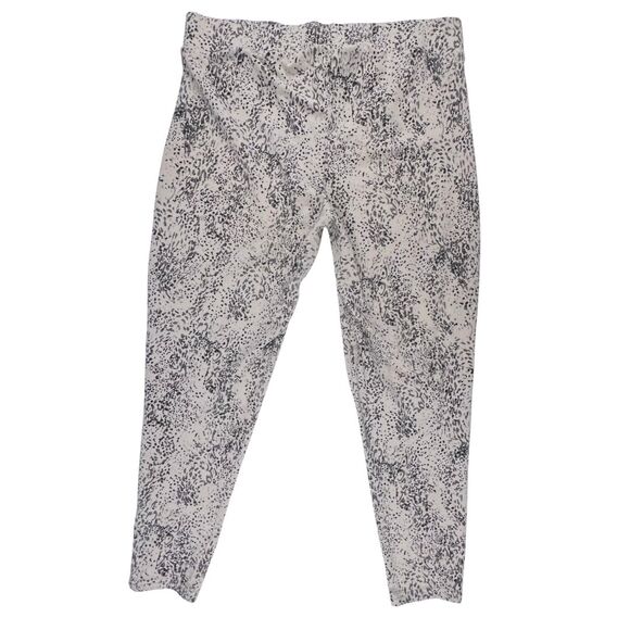 Torrid Leggings 2X Cheetah Print Loungewear Cropped Mid Rise Luxe Activewear - Picture 2 of 10